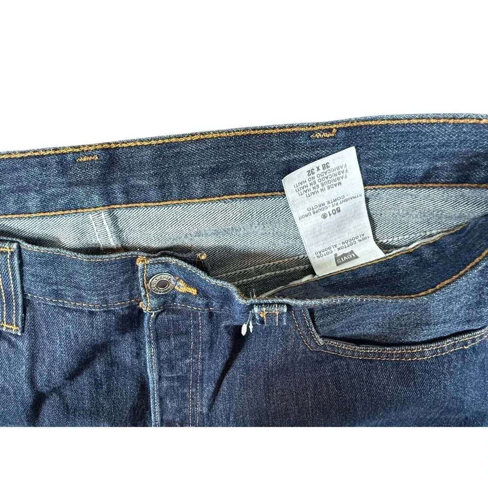 Levi's 501‎ Straight Fit Jeans Mens 38x32 (38x30.5) Blue Medium Wash Casual Wear